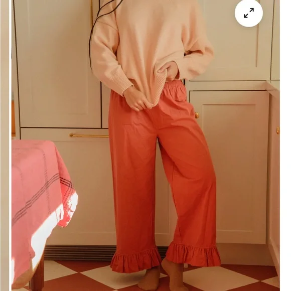 Sonderhaus Coral Ruffle Hem Pants - Picture 3 of 7